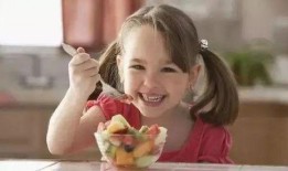 娱乐吃瓜酱宝宝视频大全,盘点萌娃搞笑瞬间，笑料十足！